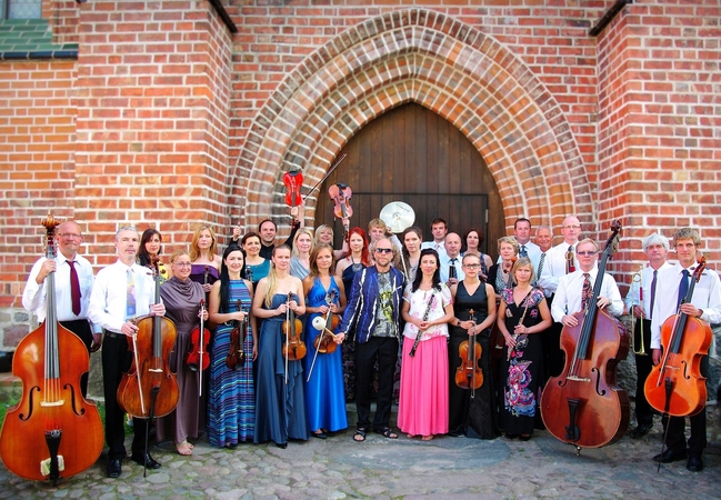 „Glasperlenspiel Sinfonietta“.