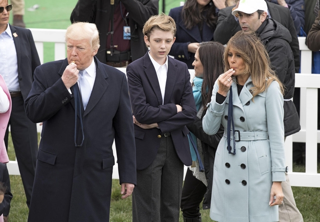 D. Trumpas davė pradžią Baltųjų rūmų margučių ridenimo šventei