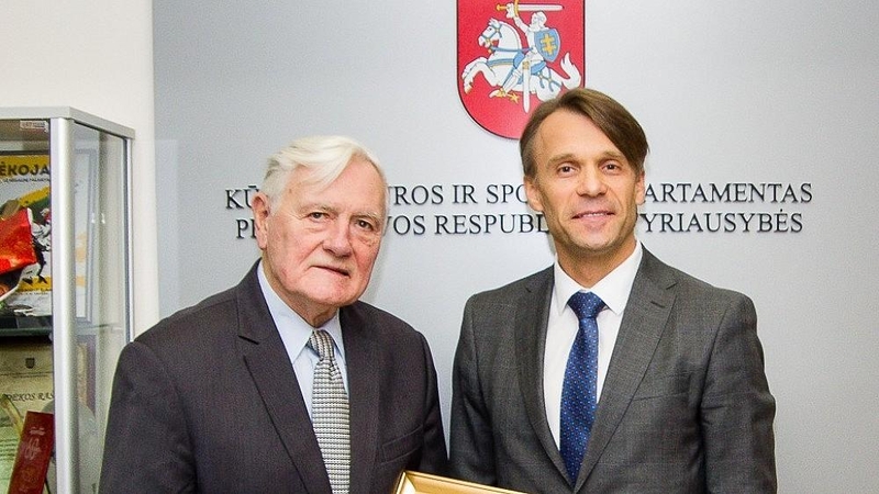 "Sporto garbės žvaigždė" – Prezidentui V. Adamkui