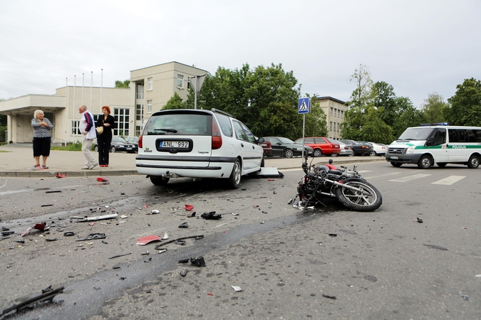 Klaipėdoje avarijoje žuvo motociklininkas (papildyta)