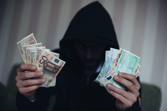 Sparčiai plintantis sukčiavimo būdas: pasidalijo patarimais, kaip nepakliūti į pinkles