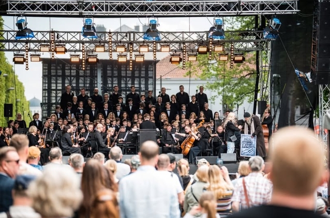 Kaunas kviečia skambiai prisiminti Romą Kalantą: klausytojams turi prašymą