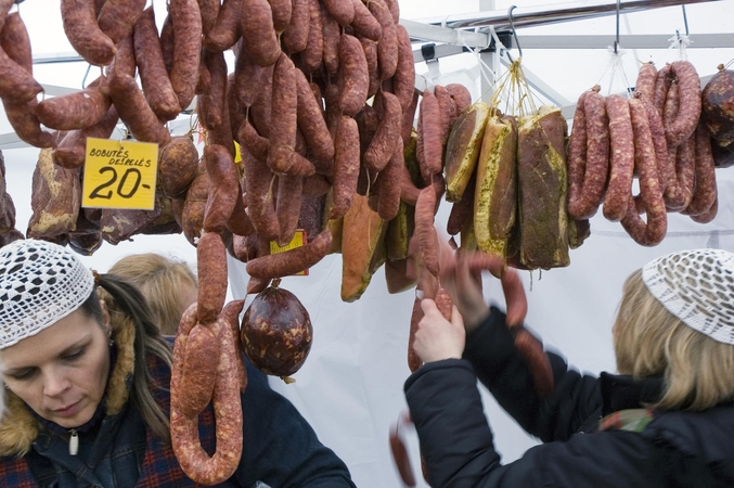 Ramina, kad rūkyta mėsa nebus uždrausta, bet galios griežtesni reikalavimai