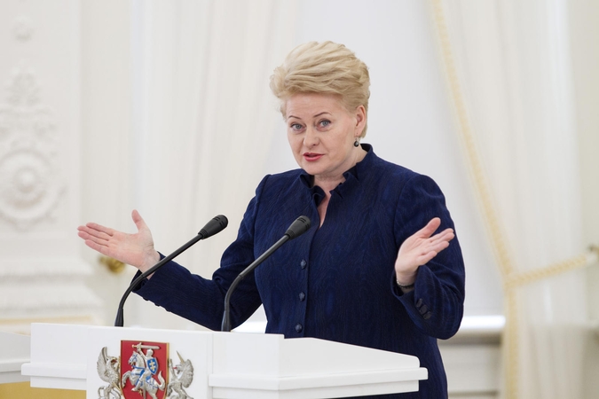 Ekspertai: D. Grybauskaitės sprendimas dėl atlyginimų – prieštaringas ir populistinis