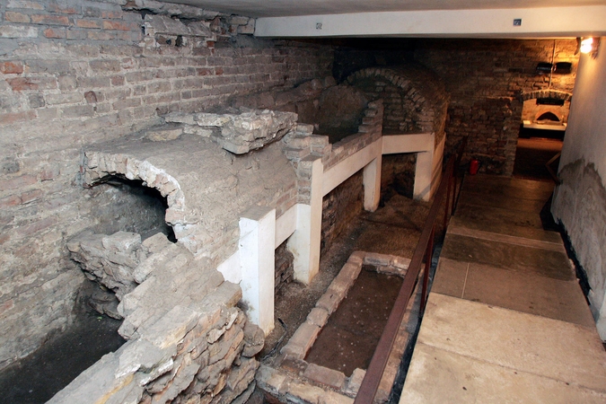 Naujovė: Vilniaus katedros požemiuose organizuojamos vakarinės ekskursijos