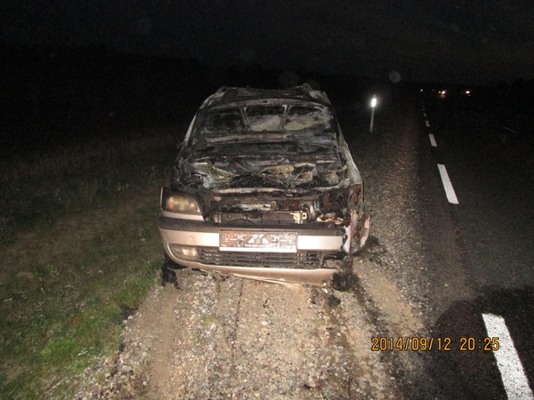 Visiškai girtą vairuotoją išdavė užsidegęs automobilis