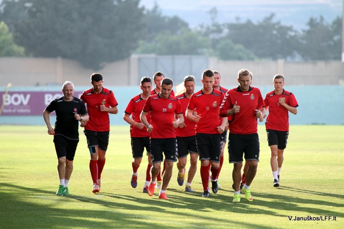 Lietuvos futbolo rinktinė Maltoje jau ruošiasi kontroliniam mačui