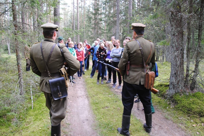 Istorijos pamoka: žygis miško brolių takais