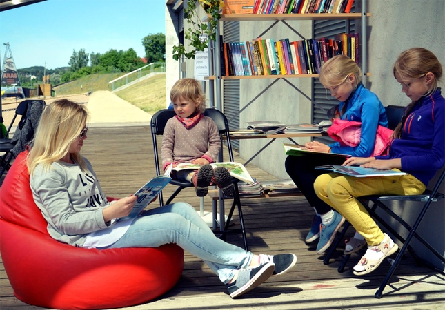 Prie Lampėdžio ežero vilioja  ir neįprasta biblioteka