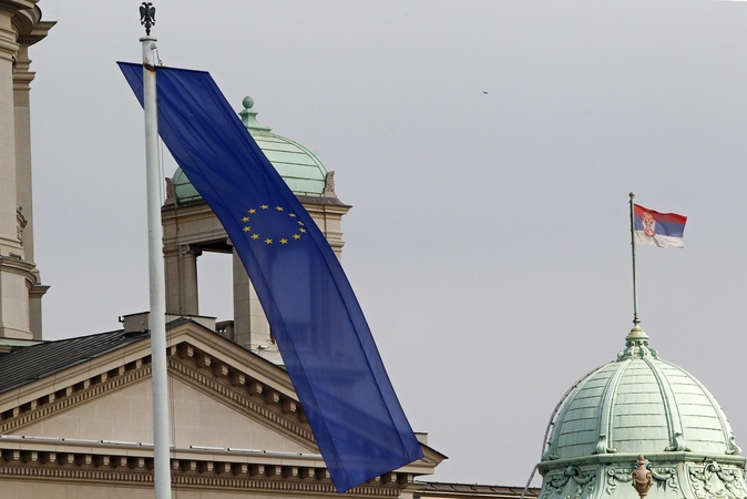 Serbijoje atsistatydino ekonomikos ministras, gresia pirmalaikiai parlamento rinkimai