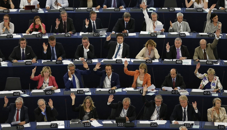 Europos Parlamentas pritarė euro įvedimui Lietuvoje