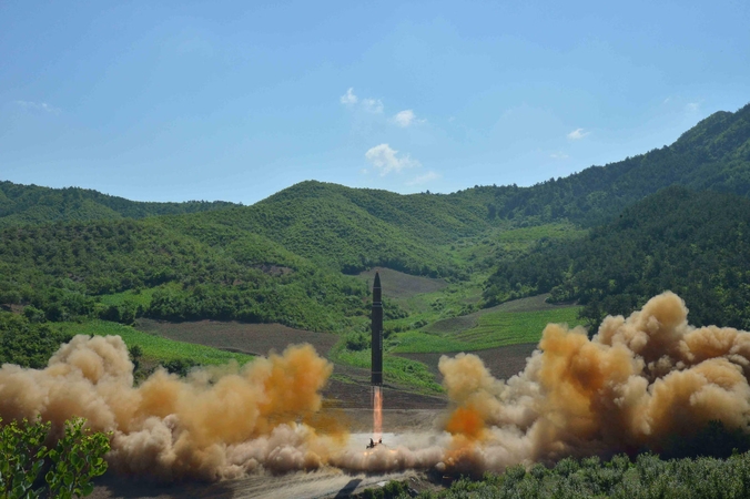 ES po Šiaurės Korėjos raketos bandymo svarsto galimybę plėsti sankcijas