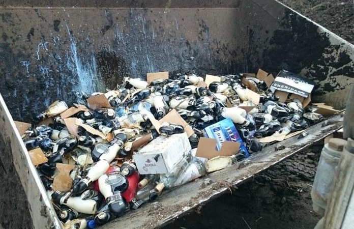 Muitinė sunaikino beveik 3000 litrų nelegalaus alkoholio