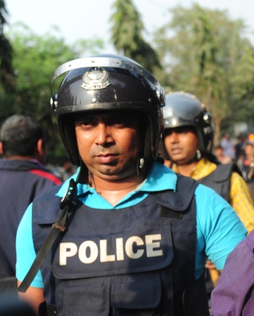 Bangladeše per įtariamą islamistų išpuolį užkapotas profesorius