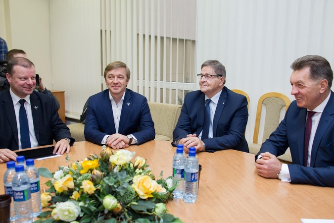 Noras būti valdžioje stipresnis už principus