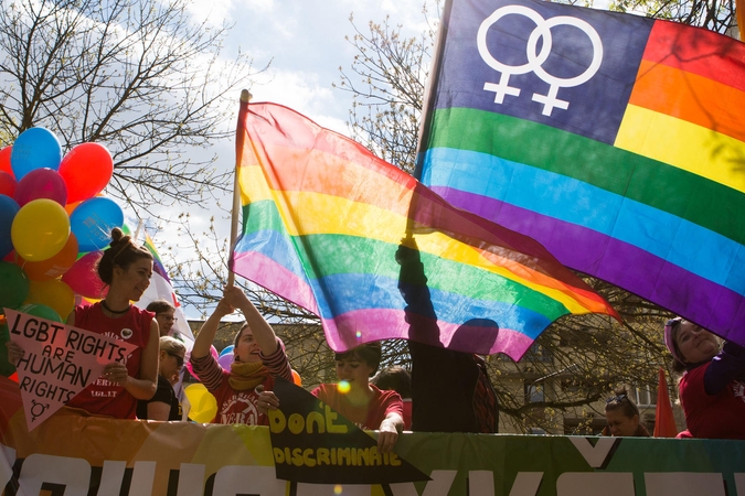 Liberalai siūlo įteisinti ir homoseksualių porų partnerystę