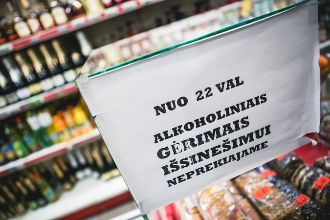 Naktinė prekyba alkoholiu: dauguma pritaria draudimui