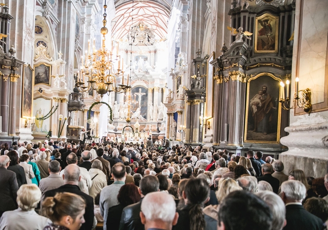 Arkikatedroje bazilikoje aidės advento ir Kalėdų giesmės