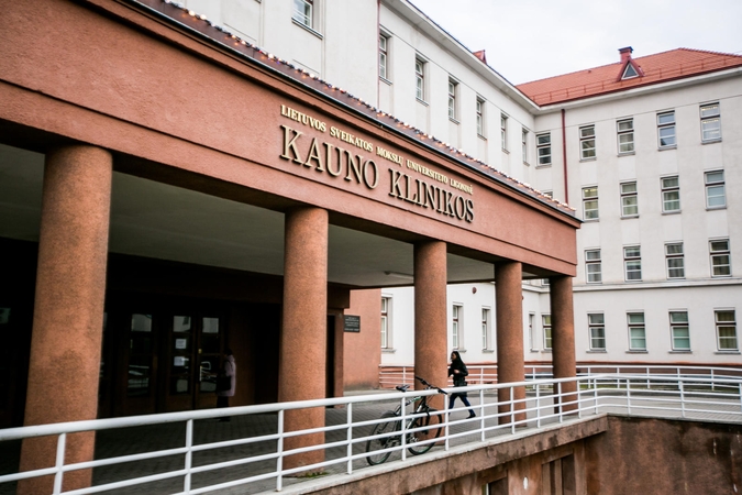 Klinikų milijonus žarsto susikompromitavę medikai