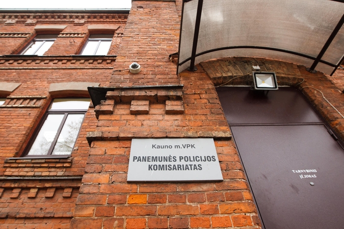 Mįslingą pareigūnės veiklą narplios slaptai