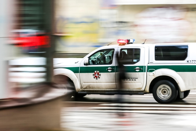 Pavojingai vairuodamas Kauno gatvėse vyras bėgo nuo policijos