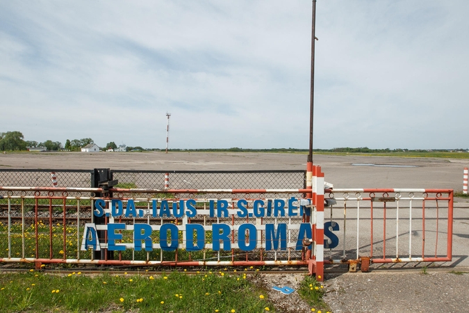 Aerodromas virto keršto įrankiu?