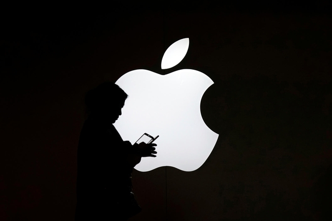Naujajam „iPhone“ trūks detalių?