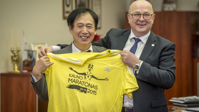 Japonijos ambasadorius bandys įveikti Kauno maratoną