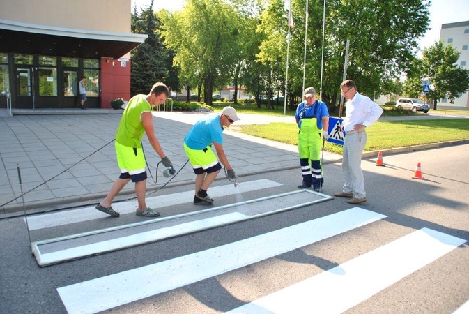 Rajone atnaujinamos pėsčiųjų perėjos