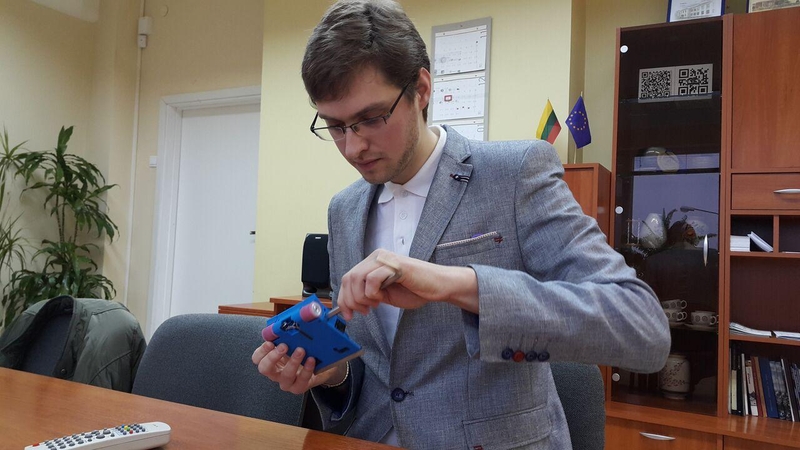 Studentas iš Lietuvos sublizgėjo robotų varžybose