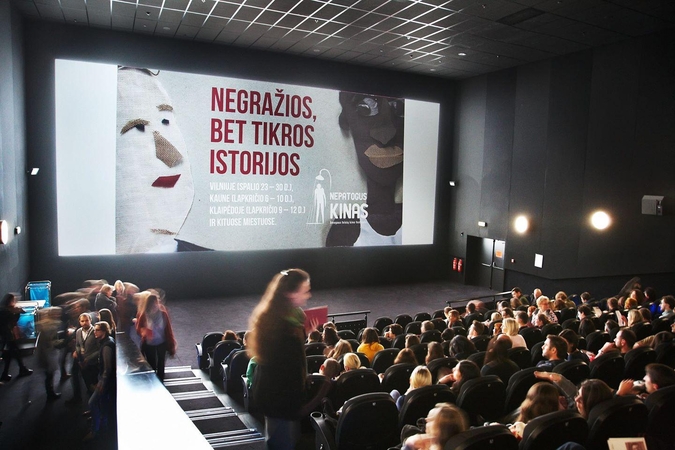 „Nepatogus kinas“ kvies žiūrėti filmus su ženklu „S“