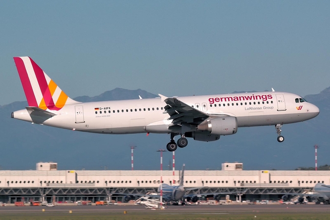 „Germanwings“ pilotas ieškojo galimybės gauti mirtinų preparatų