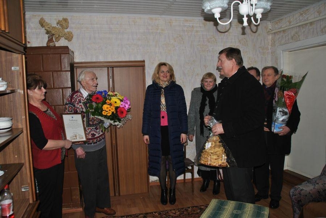 Ringaudų šimtametis, nemėgstantis akinių