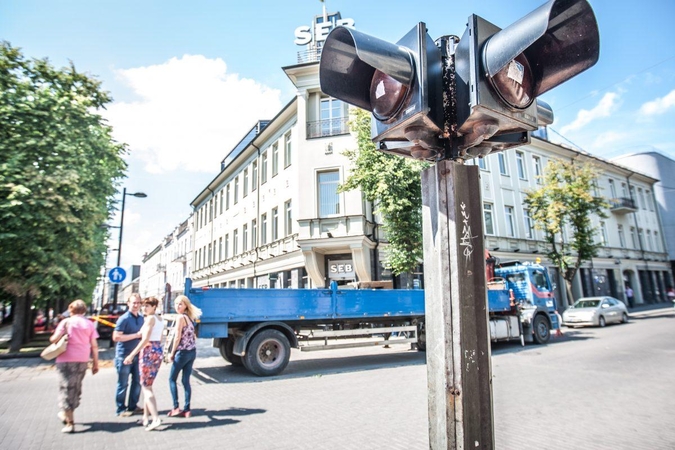 Prabanga? Šviesoforai keičiami nežinant, ar vėl nereikės jų keisti