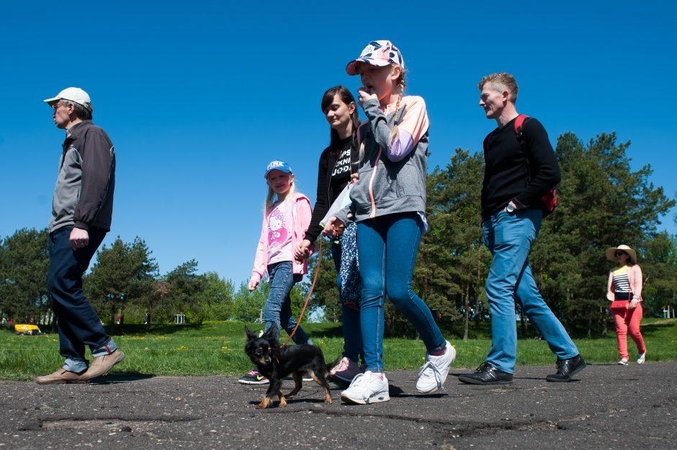 Į Santaką plūdo kauniečiai su savo augintiniais