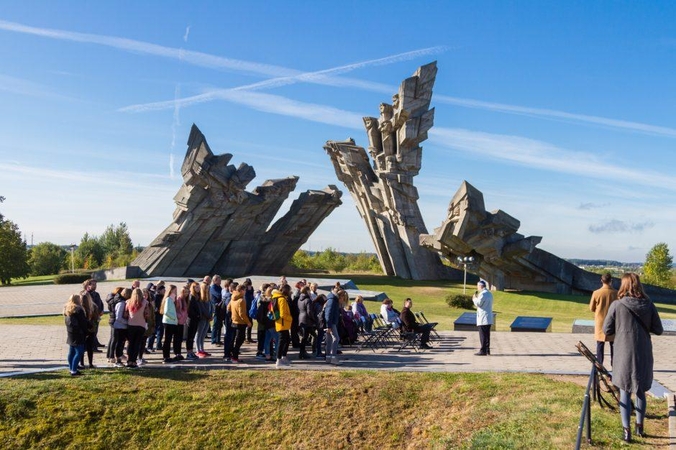 Lietuvos žydų genocido atminimo diena Kaune: kančių kelias nugrįstas akmenėliais