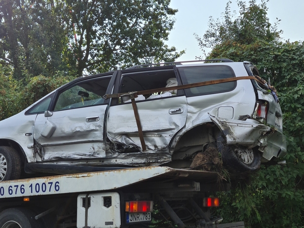 Masinė avarija Marijampolės plente: susidūrė du automobiliai ir šiukšliavežis