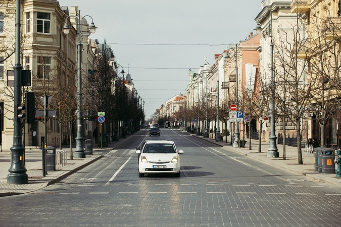 Prokurorai kreipėsi į teismą dėl pastato Gedimino prospekte įstiklinimo