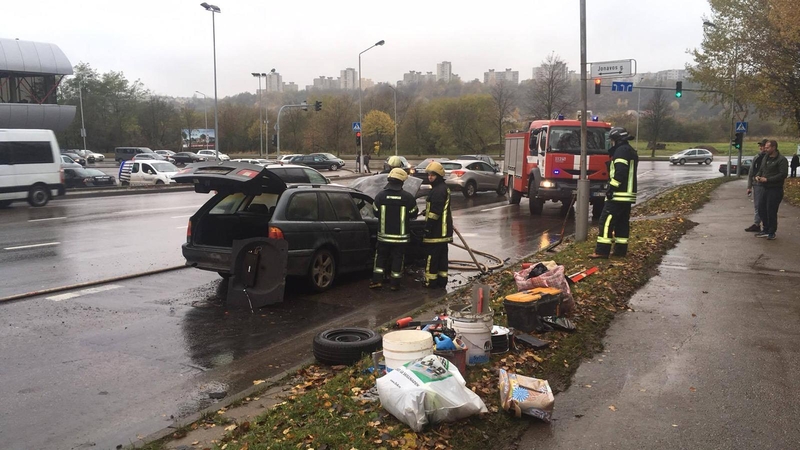 Šiaurės prospekte supleškėjo BMW