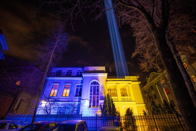 Vilniaus įmonės ir gyventojai raginami apšviesti pastatus Ukrainos vėliavos spalvomis