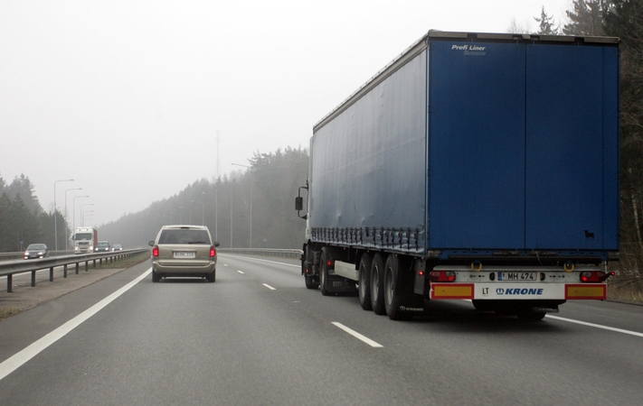 Ukrainiečiai vežėjai apie darbdavių išnaudojimą: dirbo be poilsio, negavo algos