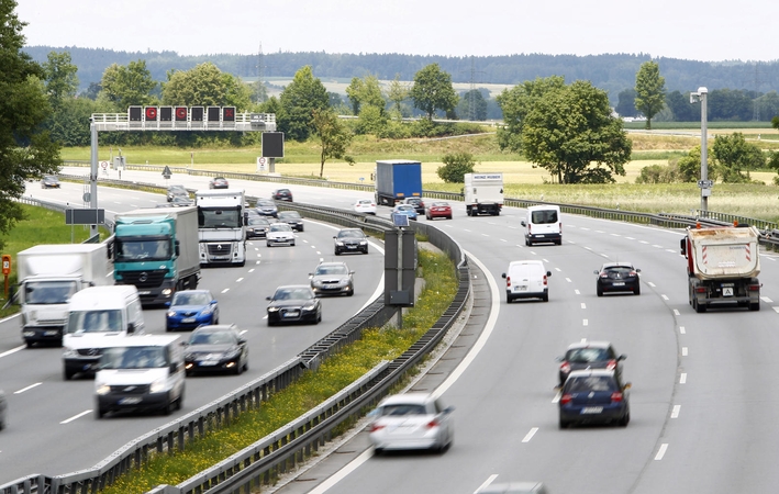 Vokietijoje dėl rastos prieštankinės minos uždaryta dalis automagistralės