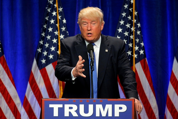 D. Trumpas žada sustabdyti imigraciją iš šalių „su teroro istorija“