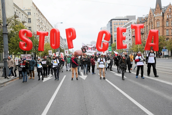 Vilniuje – protestas prieš prekybos sutartį su Kanada