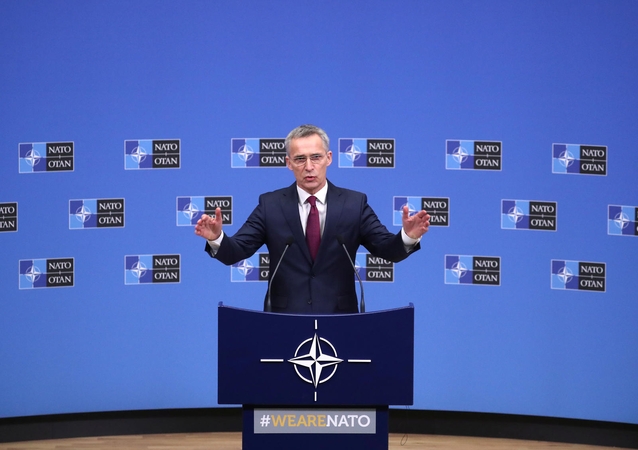 J. Stoltenbergas: NATO rimtai vertina nerimą dėl „Huawei“