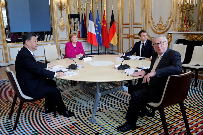 Xi Jinpingas: ES ir Kinija nepaisant abipusių įtarimų juda pirmyn