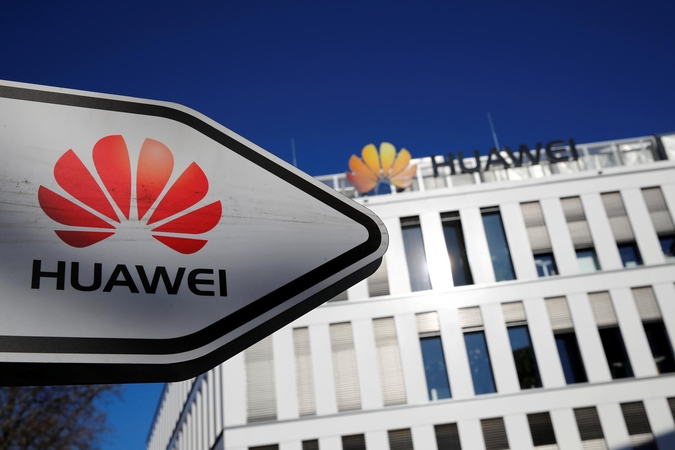 JAV sankcijų akivaizdoje „Huawei“ prakalbo apie išgyvenimą
