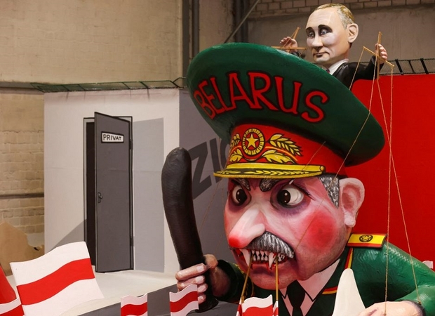 Įvertino situaciją Ukrainoje: kaip parako statinė, aplink kurią – du bepročiai su degtukais