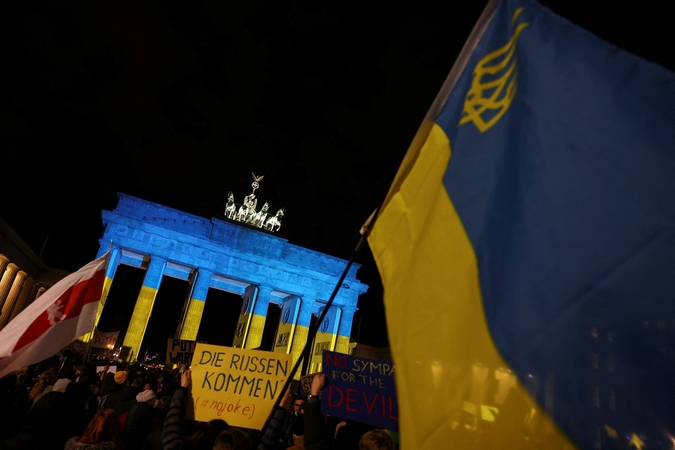 Europos miestai demonstruoja solidarumą su Rusijos užpulta Ukraina