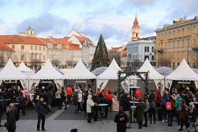 Vilniuje prasidėjo Tarptautinė Kalėdų labdaros mugė